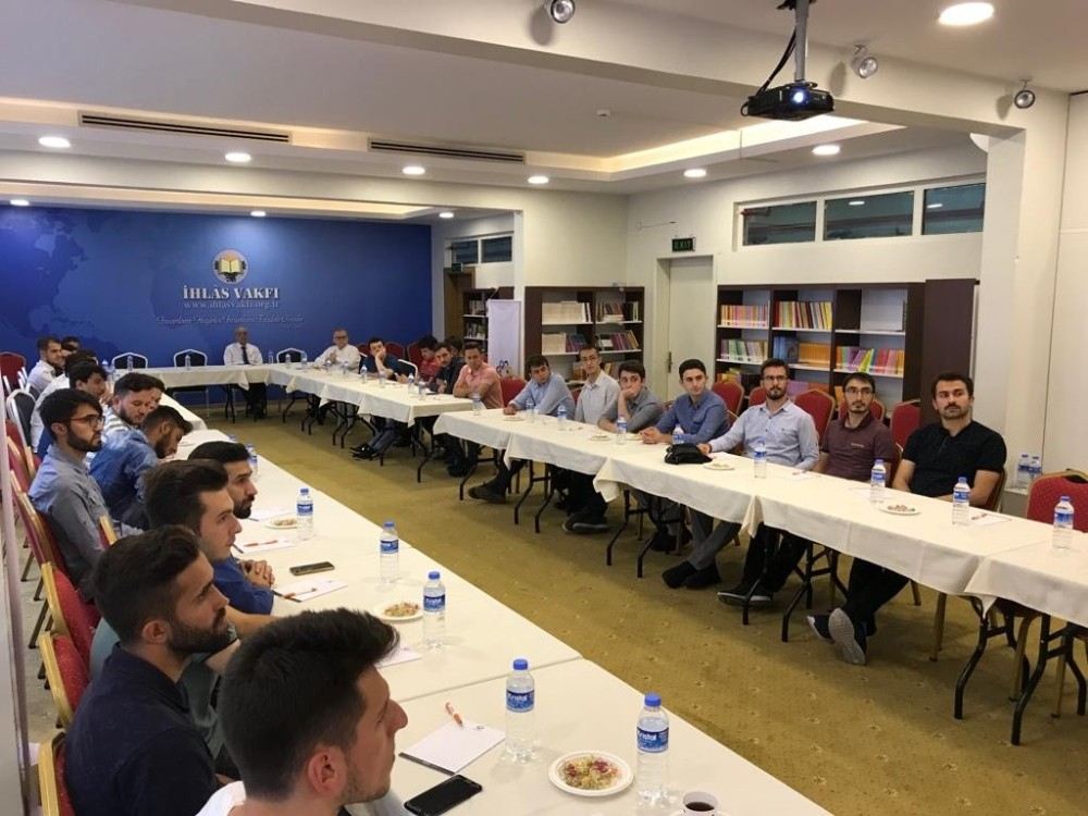 İhlas Vakfından İş Hayatına Atılacak Gençlere Tecrübe Desteği