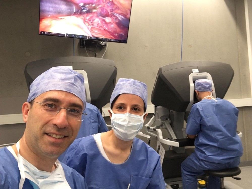 İki Türk Doktor, Dünya Cerrahlarına Robotik Cerrahi Öğretiyor