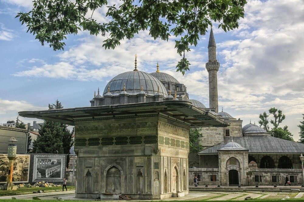 İski, Türkiyenin En Büyük 3. Meydan Çeşmesine Sahip Çıktı