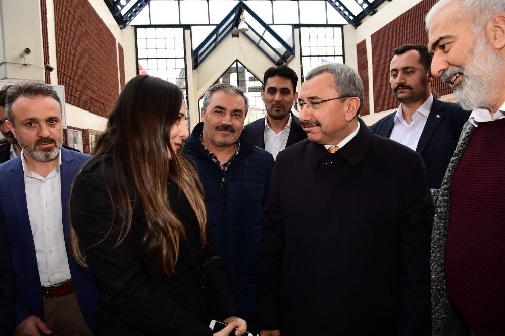 İsmail Erdemi Genç Kız Bowling Turnuvasına Davet Etti