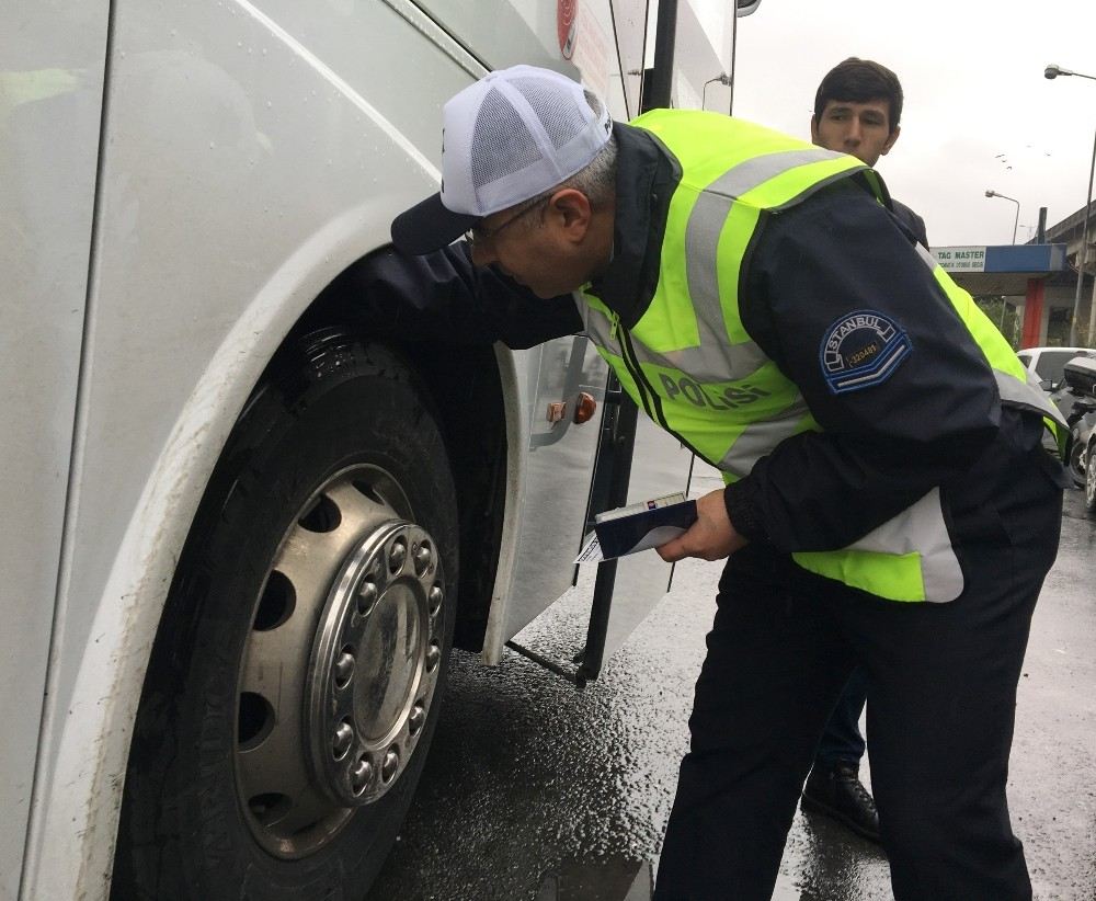 İstanbul 15 Temmuz Demokrasi Otogarında Kış Lastiği Uygulaması Yapıldı