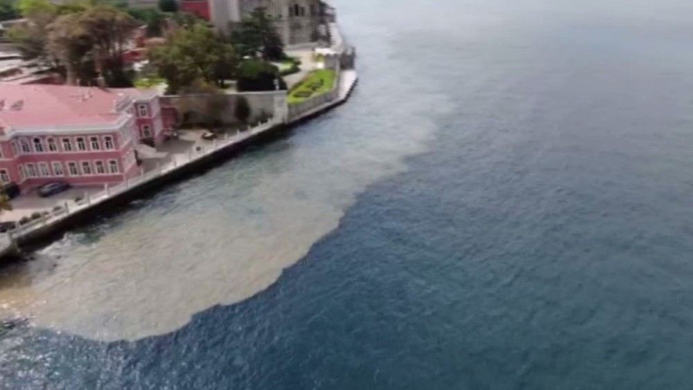 İstanbul Boğazında Dikkat Çeken Görüntü