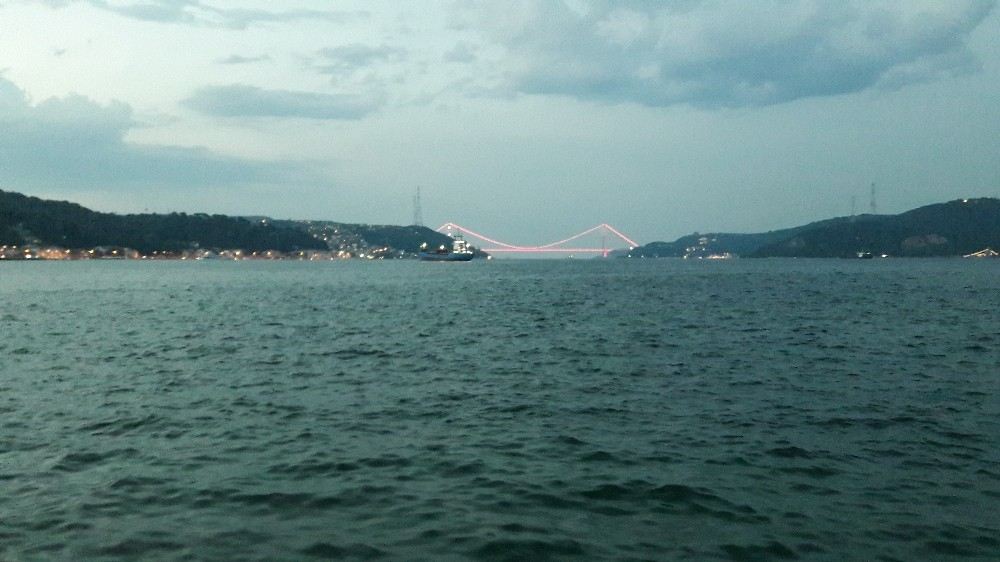 İstanbul Boğazında Korkulu Anlar: Arızalanan Gemi Sahile Demirledi