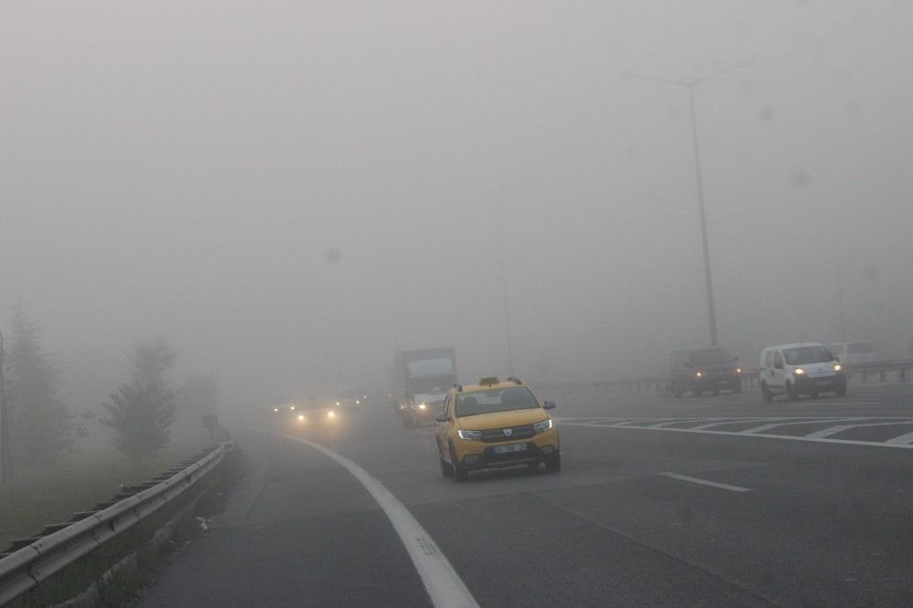 İstanbul Güne Sisle Başladı