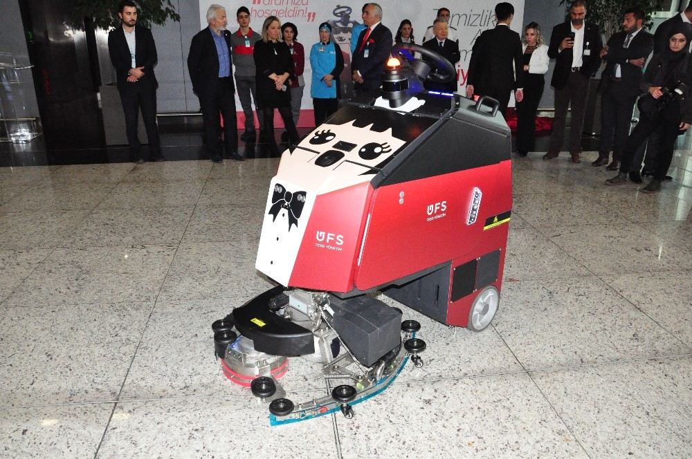 İstanbul Havalimanında ?İnsansız Temizlik Robotu Dönemi Başladı