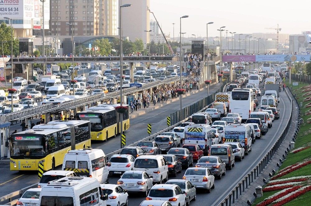 İstanbul Trafiği En Yoğun İkinci Şehir Oldu