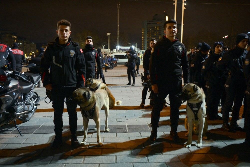 İstanbul Valisi Ali Yerlikaya, Taksimde Yılbaşı Tedbirlerini Denetledi