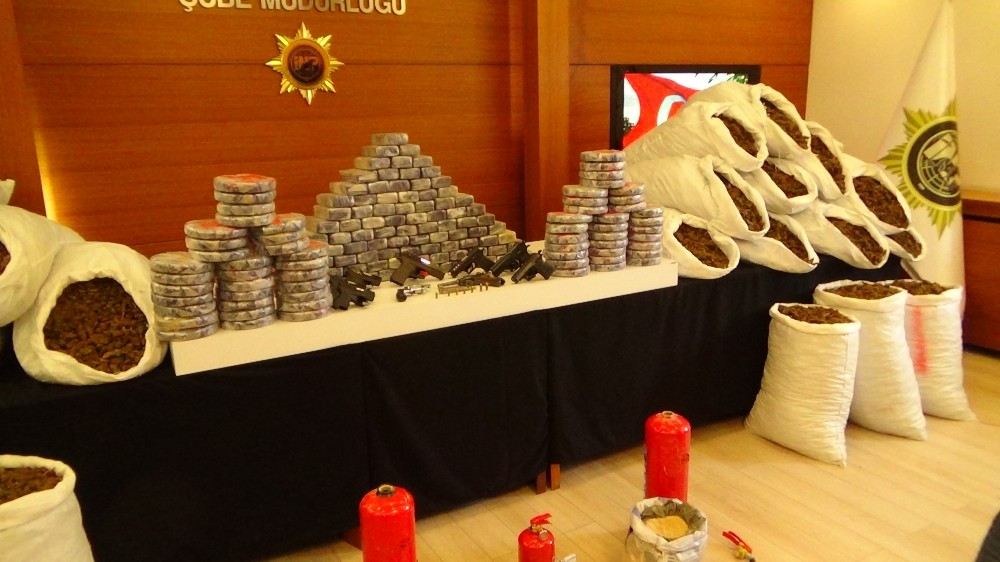 İstanbul Ve Vanda Uyuşturucu Operasyonu: 350 Kilo Uyuşturucu Ele Geçirildi