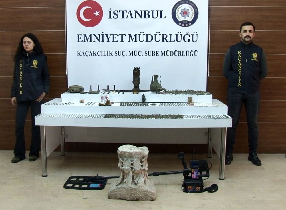 İstanbulda 11 İlçede Yapılan Operasyonlarda Çok Sayıda Tarihi Eser Ele Geçirildi