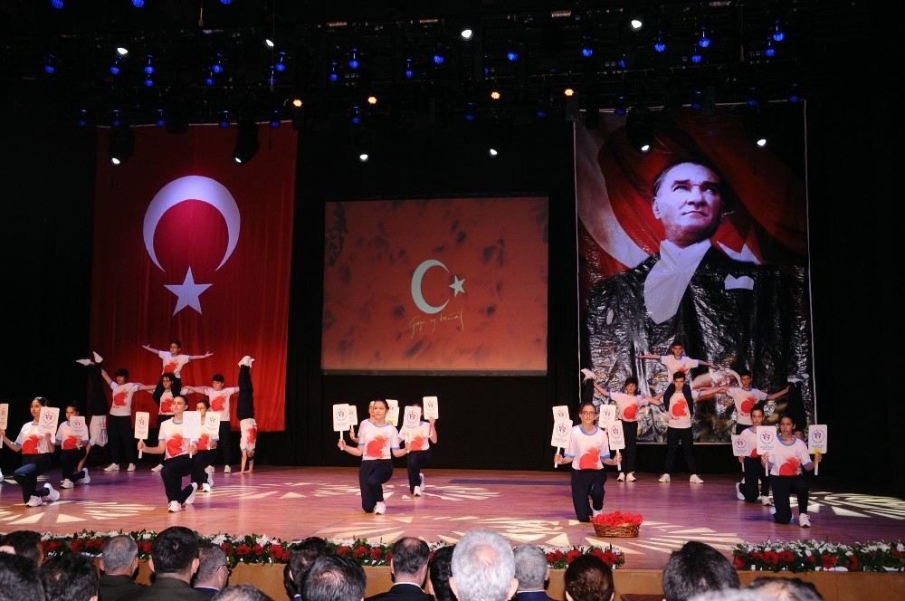 İstanbulda 19 Mayıs Atatürkü Anma, Gençlik Ve Spor Bayramı Kutlandı