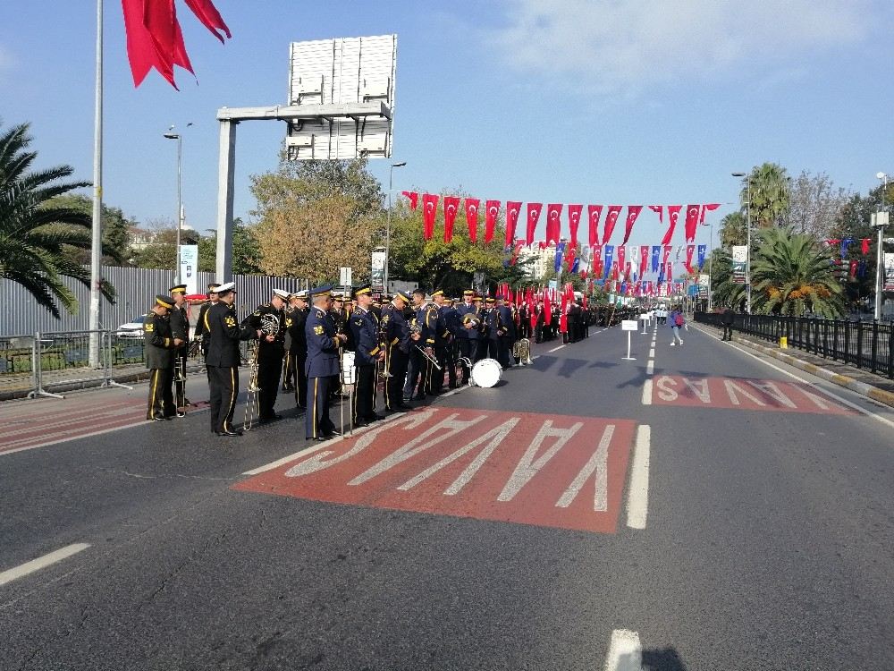 İstanbulda Cumhuriyet Bayramı Askeri Tören Provası