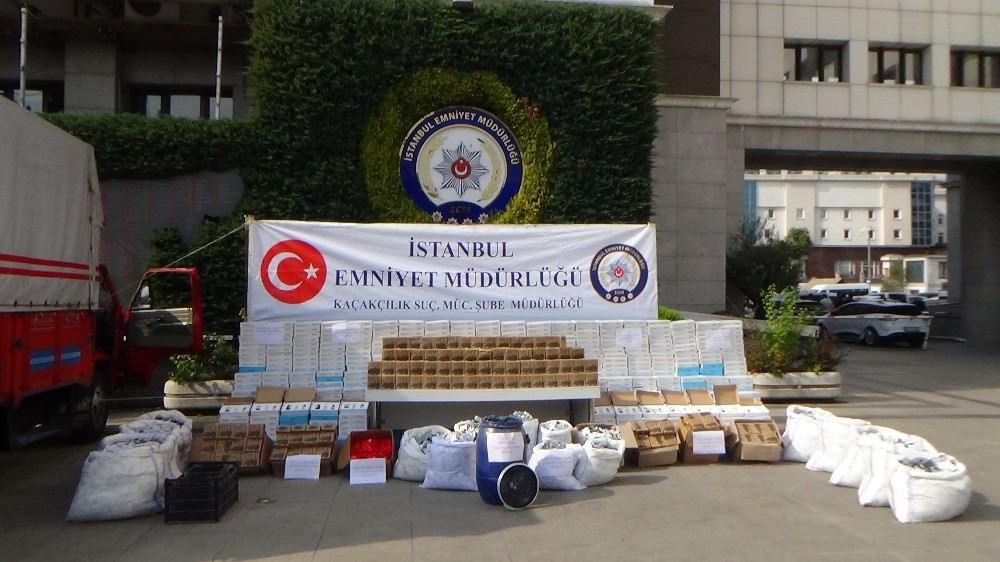 İstanbulda Düzenlenen Operasyonda Binlerce Paket Yasaklı İlaç Ele Geçirildi