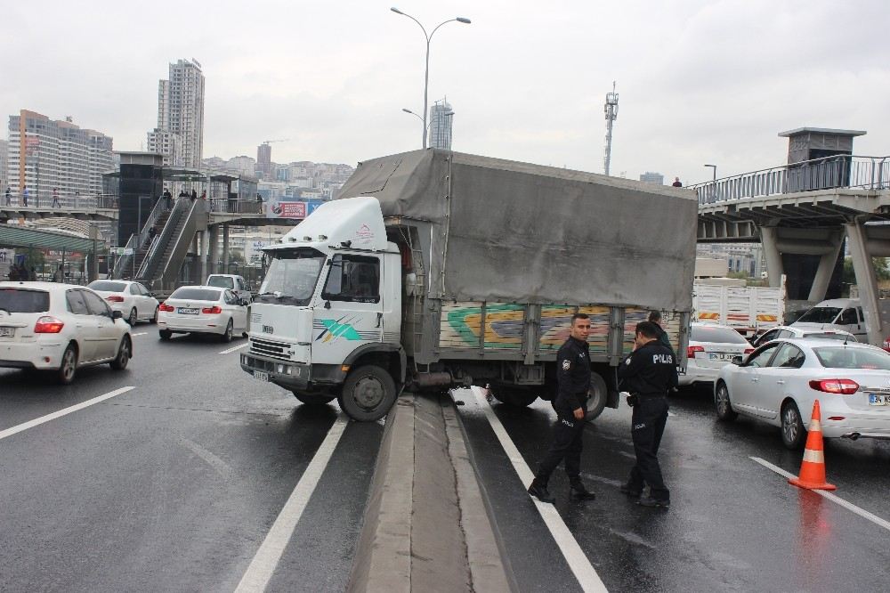 İstanbulda E-5 Yanyolu Savaş Alanına Döndüren Olay