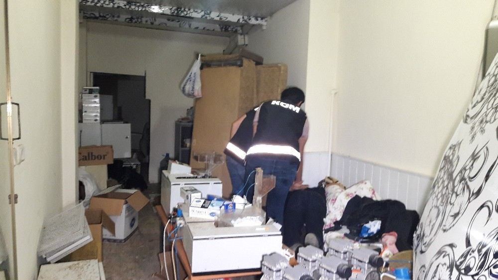 İstanbulda Kaçak Sigara Operasyonu