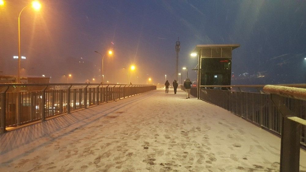 İstanbulda Kar Yağışı Şiddetini Arttırdı