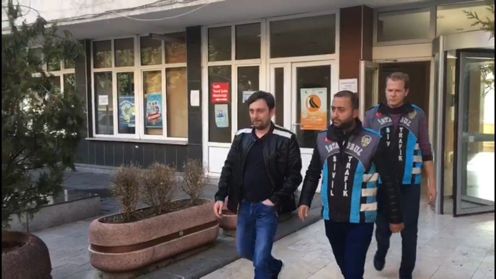İstanbulda Lüks Otomobille Yol Kesip ?Drift? Yapan Maganda Yakalandı