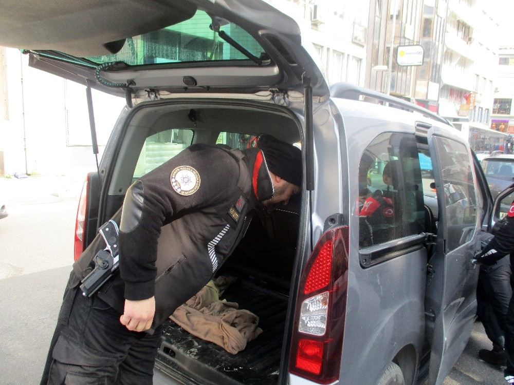 İstanbulda Polis Ekiplerinden ?Kurt Kapanı Uygulaması