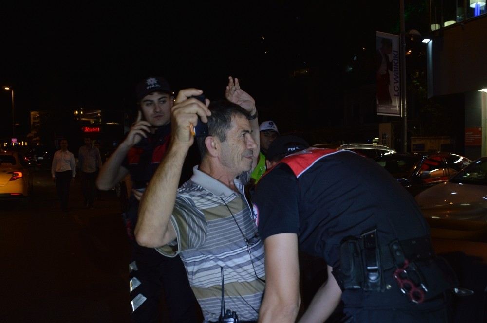 İstanbulda Polislerin Değnekçi Operasyonu