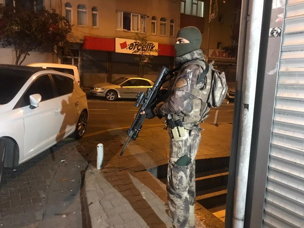 İstanbulda Şafak Vakti Narkotik Operasyonu; 31 Gözaltı