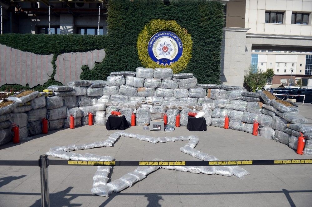 İstanbulda Son Yılların En Büyük Uyuşturucu Operasyonu: 1 Ton 881 Kilo Uyuşturucu Ele Geçirildi