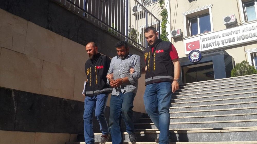 İstanbuldan Çaldığı Otomobilleri Suriyeye Götüren 1 Kişi Suçüstü Yakalandı