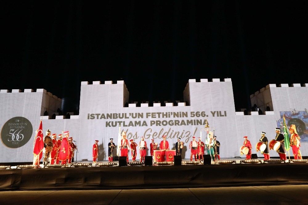 İstanbulun Fethinin 566. Yılı Maltepe Sahilinde Kutlandı