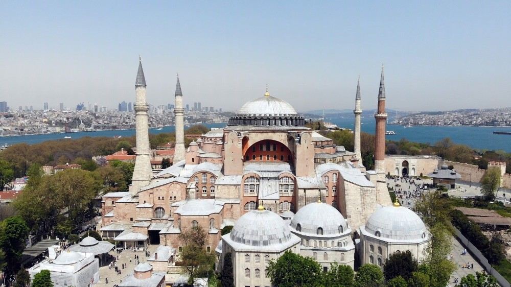 İstanbulun Göbeğinde Dünyanın En Büyük Lale Halısı