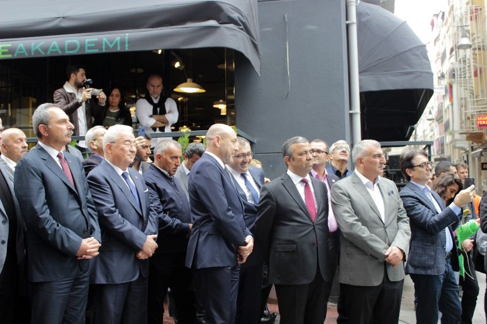 İstiklal Caddesi Esnafından Enflasyonla Mücadeleye Destek