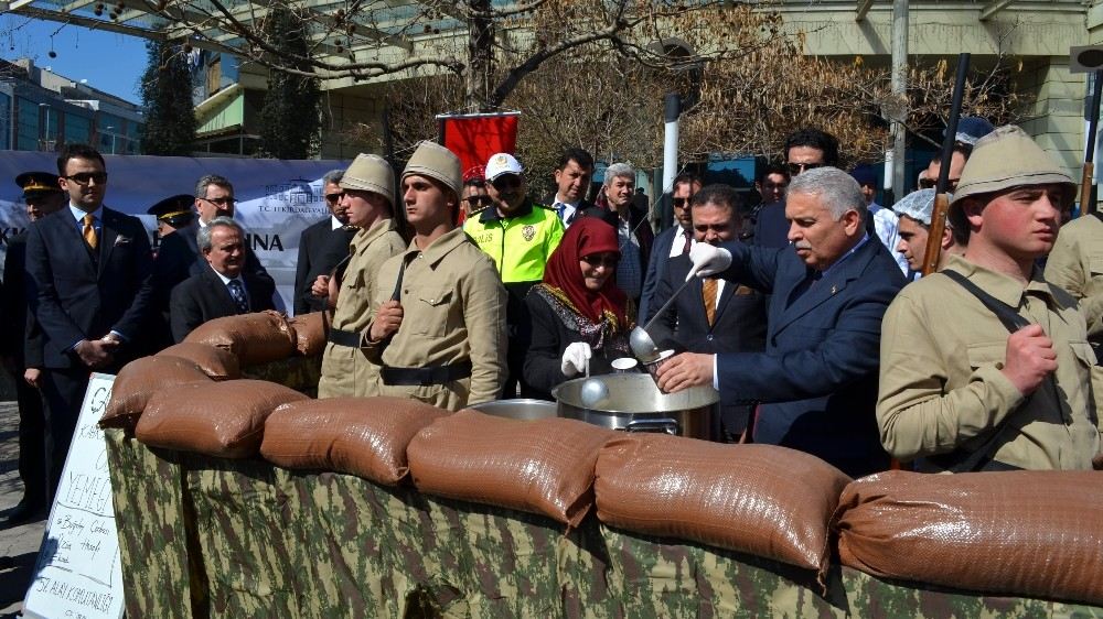 Jandarma, Hoşaf Ve Çorba Dağıttı