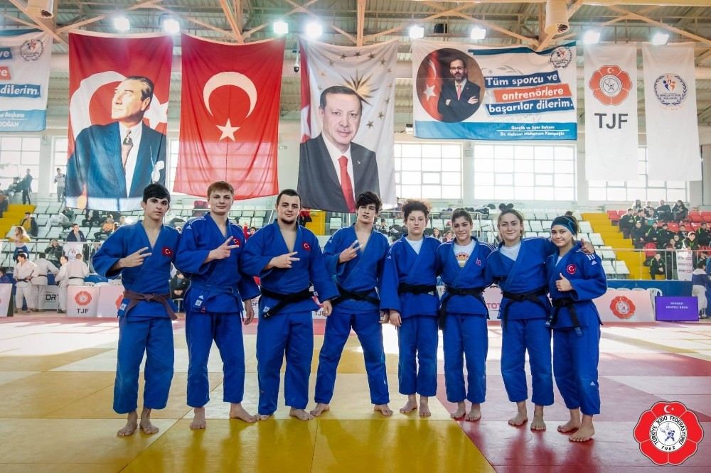 Judoda Zirvenin Adı Kağıtspor