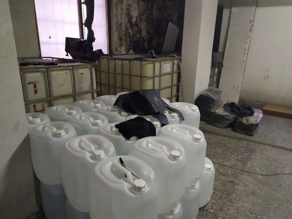 Kaçak İçki Operasyonunda Tonlarca Etil Alkol Ele Geçirildi