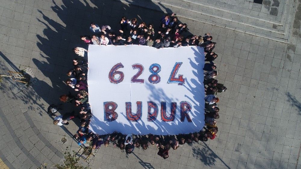 Kadıköy Belediyesinin Kadın Çalışanları ?6284? İçin Sokağa Çıktı