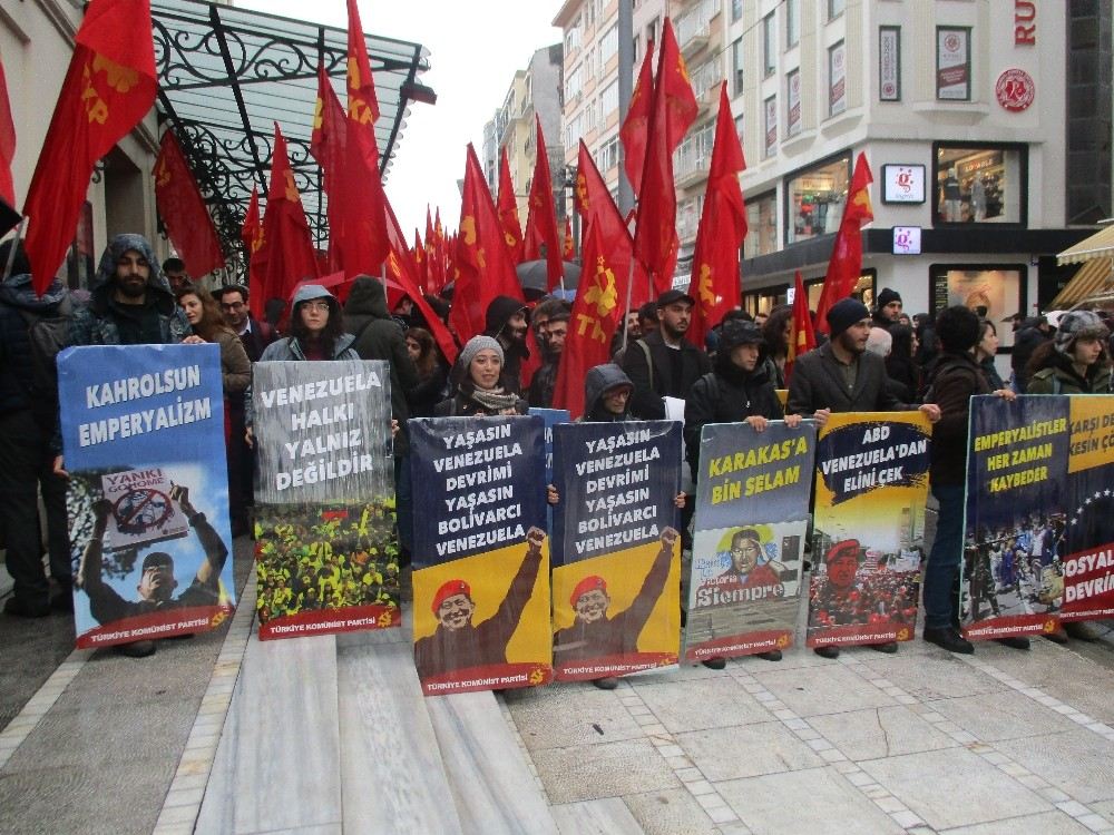 Kadıköyde Maduroya Destek Yürüyüşü