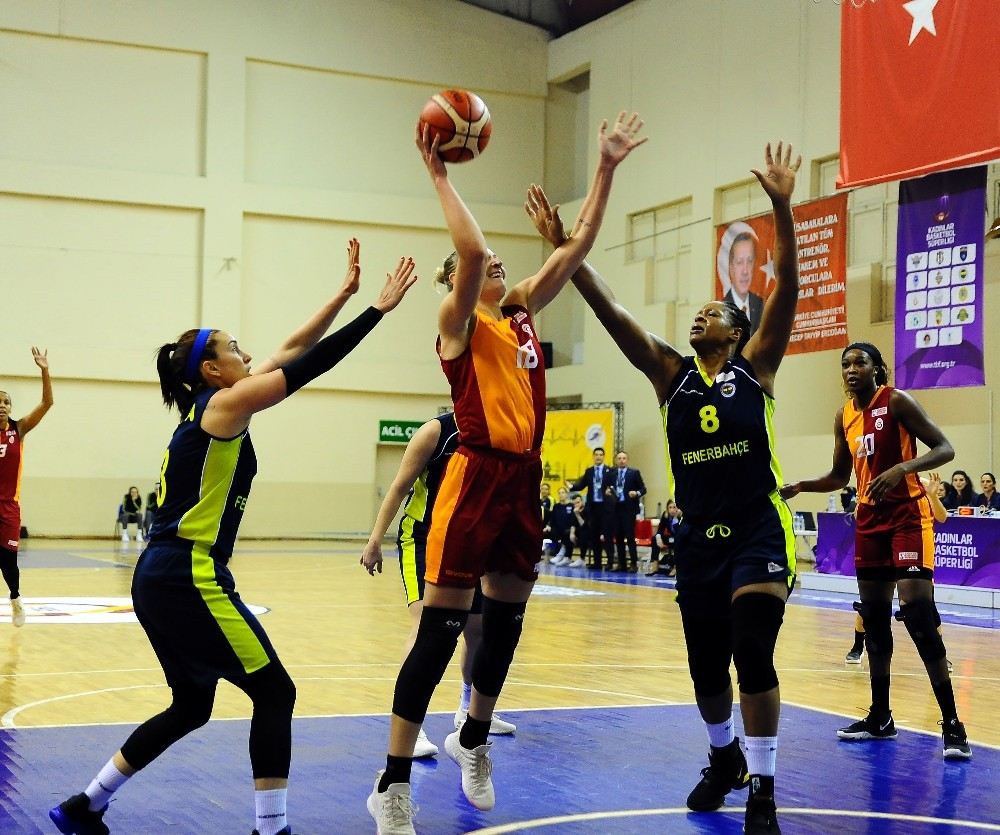 Kadınlar Basketbol Süper Ligi: Galatasaray: 60 - Fenerbahçe: 68