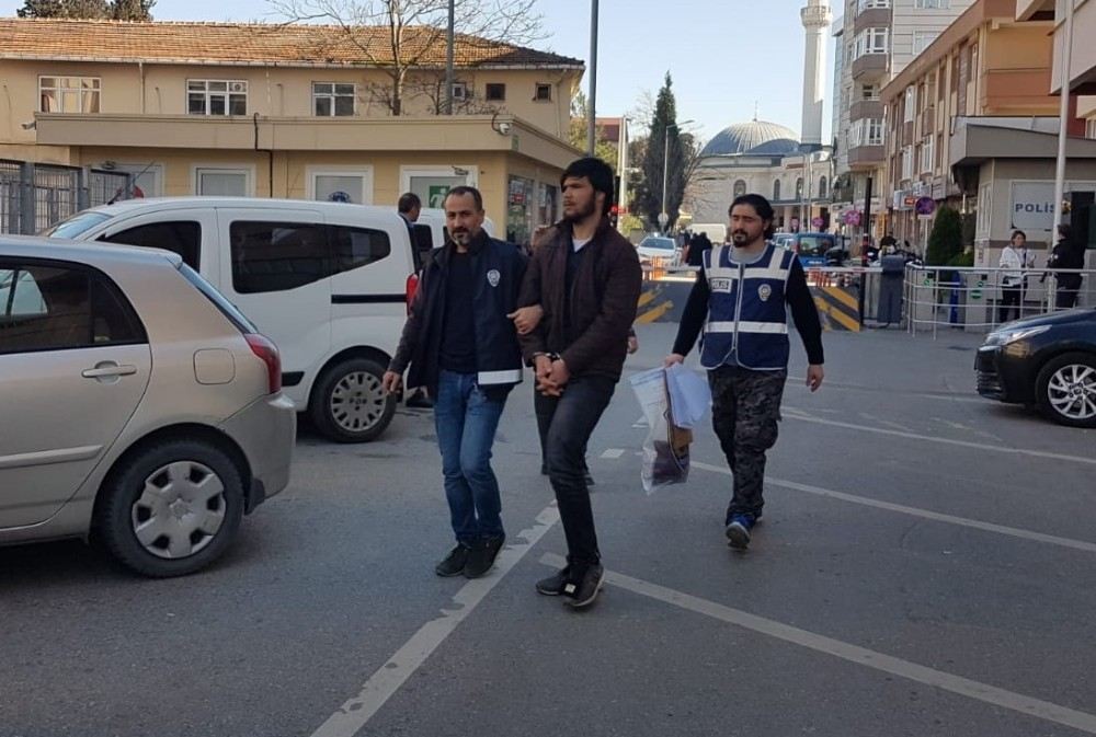 Kadınların Korkulu Rüyası Haline Gelen Kapkaççı Suçüstü Yakalandı