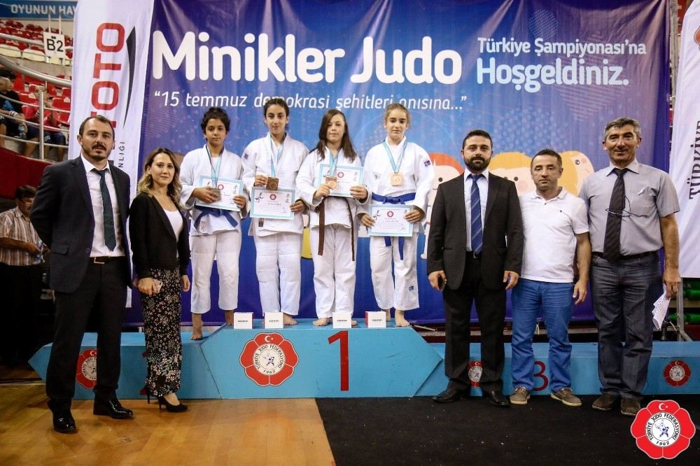 Kağıtspor, Türkiye Minikler Judo Şampiyonasında Zirvede