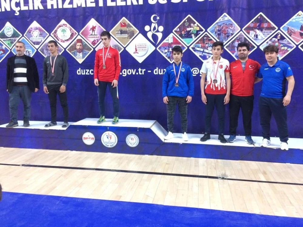 Kağıtsporlu Güreşçiler, Adını Türkiye Şampiyonasına Yazdırdı