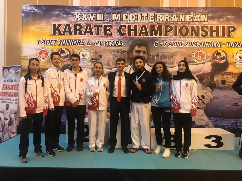 Kağıtsporlu Karateciler, Antalyada Fırtına Gibi Esti