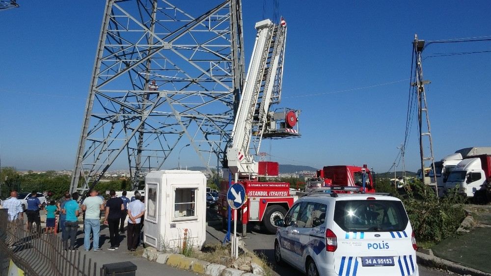 Kahraman İtfaiyeci, İntihara Teşebbüs Eden Şahsı Bacağından Yakalayarak Kurtardı