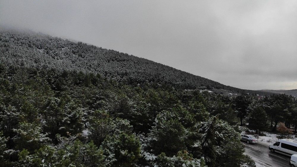 Kar Yağışıyla Beyaza Bürünen Aydos Ormanı Havadan Görüntülendi