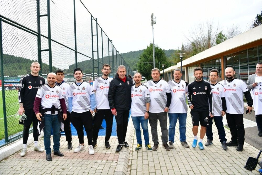 Karakartallılar Beşiktaşı Antrenmanda Ziyaret Etti