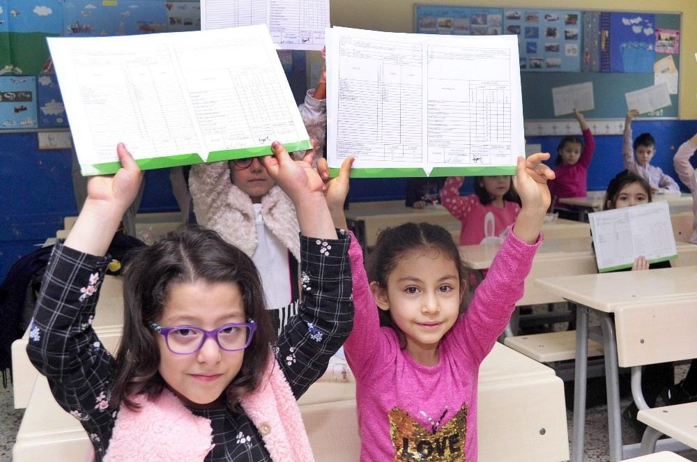 Karneler Alındı, Yarıyıl Tatili Başladı