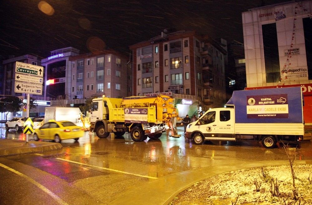 Kartal Belediyesinden Olumsuz Hava Koşullarına Karşı Etkin Mücadele