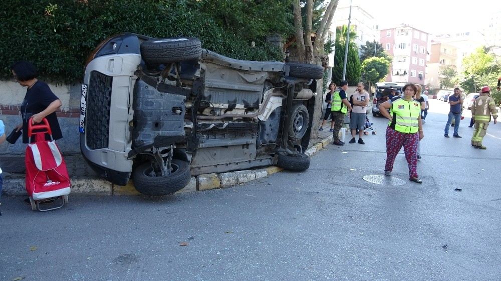 Kartalda İki Cip Birbirine Girdi: 1 Yaralı