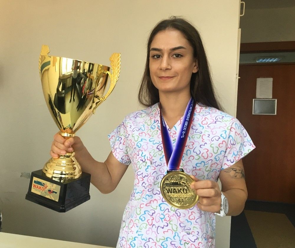 Kick Boksçu Hemşire Duygu Turan Avrupa Şampiyonu Oldu