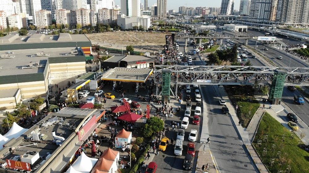 Kitap Fuarında Aşırı Yoğunluk Havadan Görüntülendi