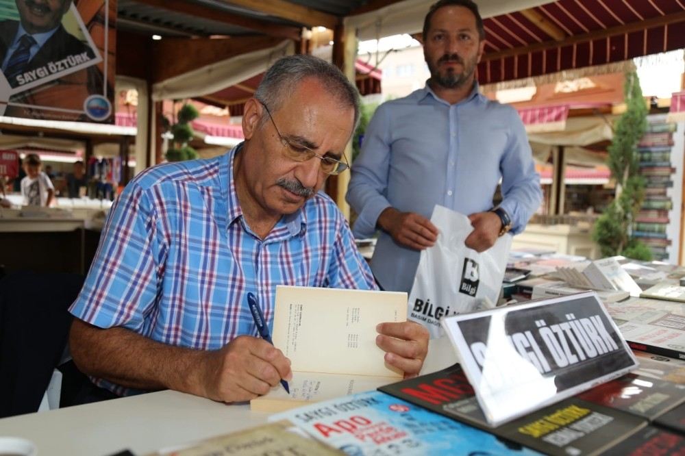 Kitap Günlerinde Balbay Ve Öztürke İlgi Büyüktü