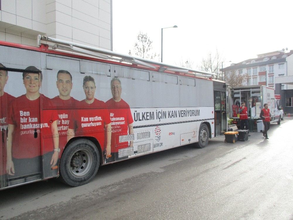 Kızılaydan Hayatını Kaybeden Şehitler Anısına Kan Bağışı Kampanyası