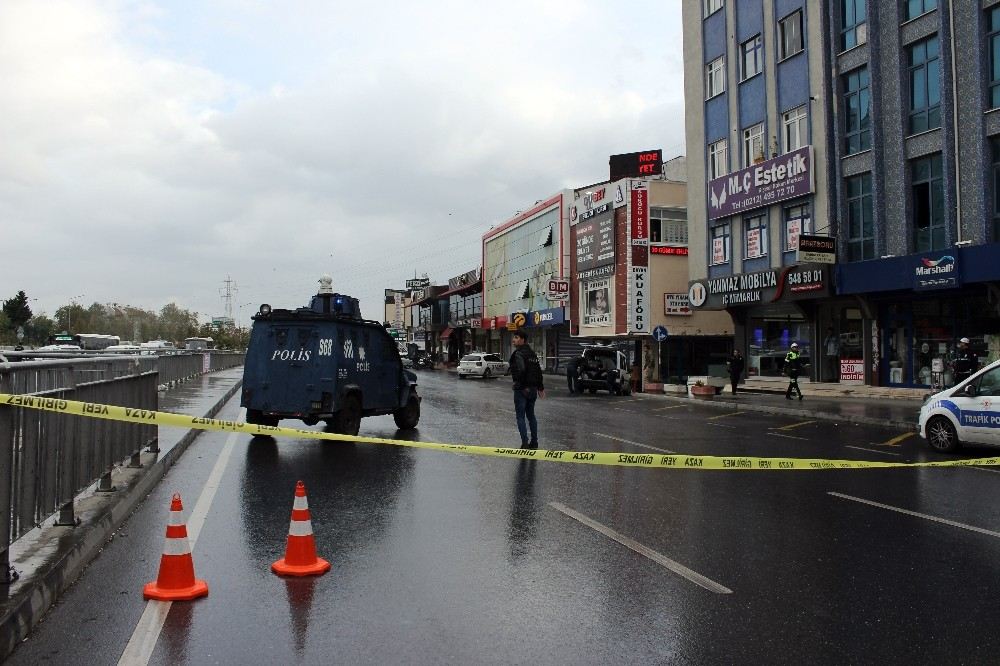 Küçükçekmecede Şüpheli Paket Alarmı