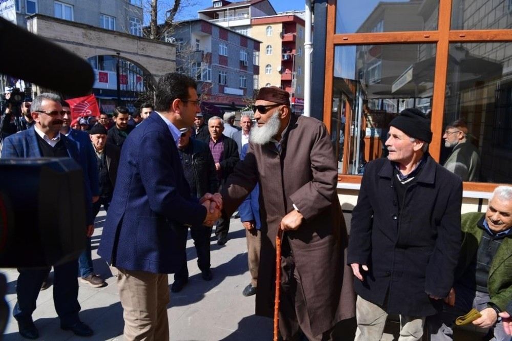 Küçükçekmecede Yoğun İlgiden Yürüyemeyen İmamoğlu, Halka Otobüsten Seslendi